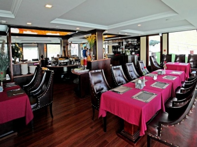 La-Pinta-Cruise-Restaurant-(4)